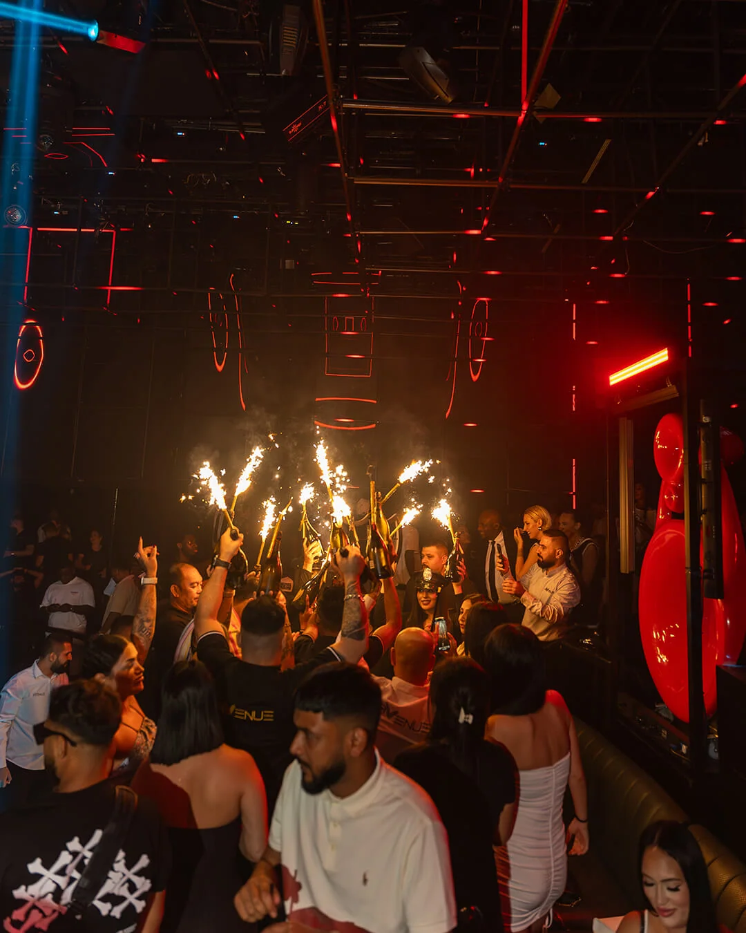 Live music DJ and nightlife entertainment at Avenue Club Dubai